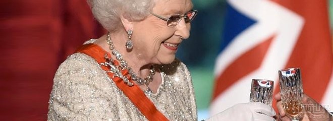 英女王获赠苏玳芝路：包括2009年芝路酒庄贵腐甜白葡萄酒