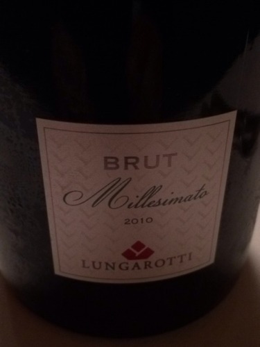 龙阁罗醍布鲁特特干起泡Lungarotti brut millesimato