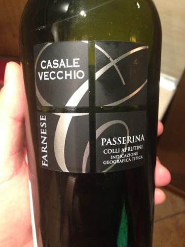 法尼丝萨莱维帕斯琳娜干红Farnese Casale Vecchio Passerina