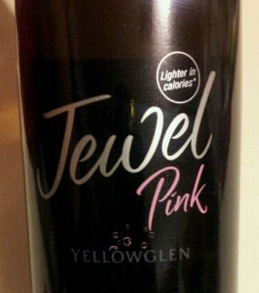 黄色峡谷珠宝粉红起泡酒Yellowglen Jewel Pink