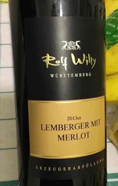 Rolf Willy Lemberger mit Merlot QbA trocken