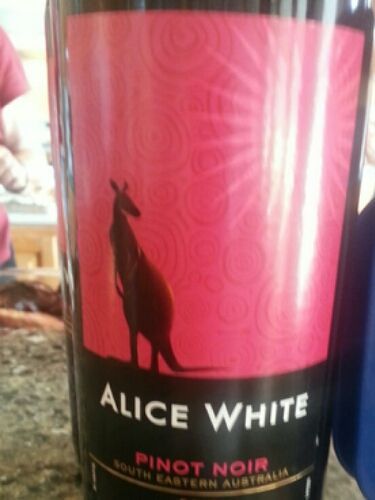 爱丽斯微黑皮诺干红Alice White Pinot Noir