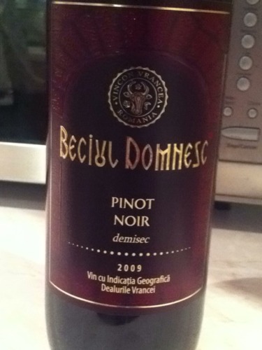 Beciul Demisec Pinot Noir