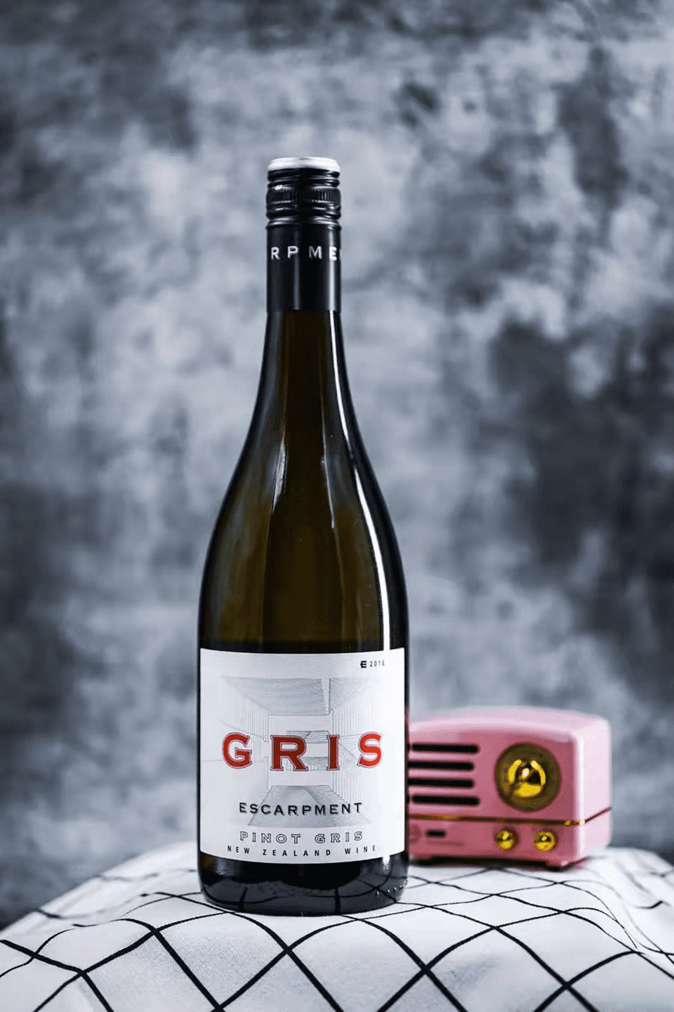 【新西兰的灰珍珠,闪耀之星】escarpment martinborough estate pinot